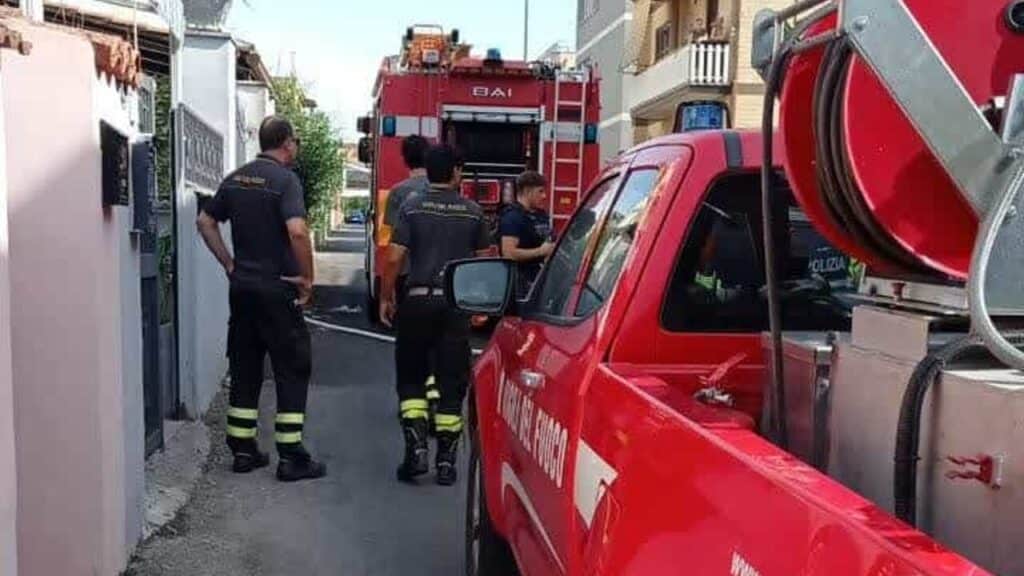 roma vigili del fuoco incendio