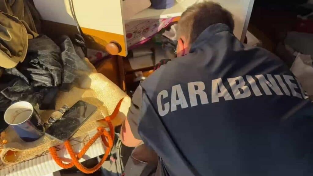 carabinieri campo rom roma arresti