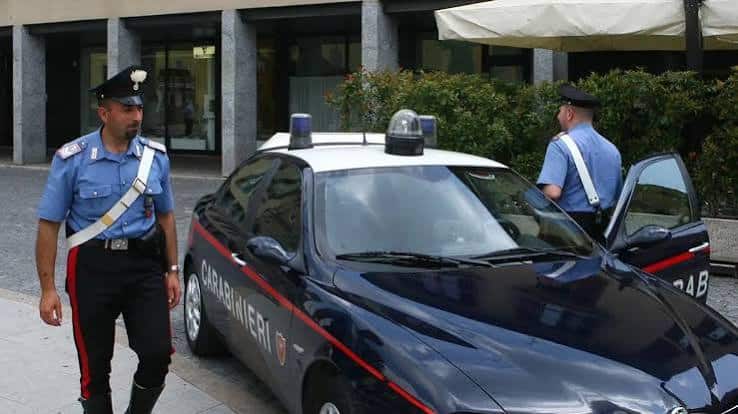 carabinieri pattuglia giorno