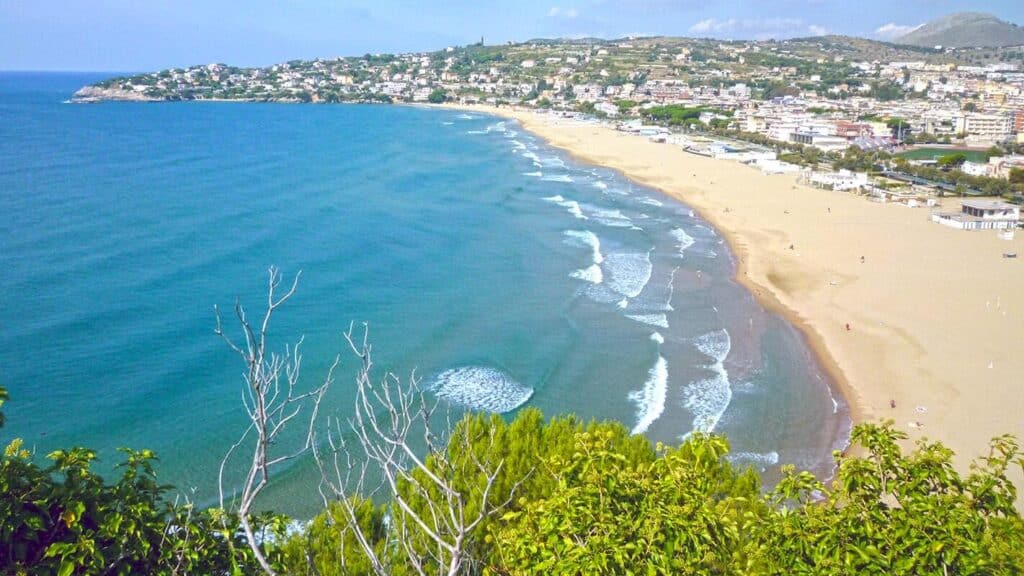 gaeta spiaggia serapo