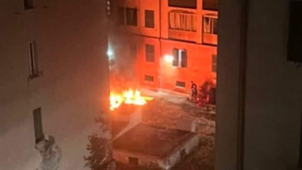 Incendio scooter quarticciolo roma