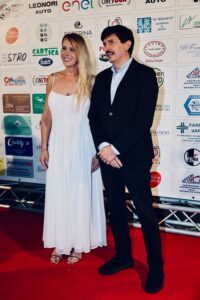 Civitavecchia - Eccellenze e grande successo per la 15° edizione dell'International Tour Film Festival 2 Lattrice Karla Sofia Gascon con il sindaco di Civitavecchia Marco Piendibene photo credit Nicoletta Morici